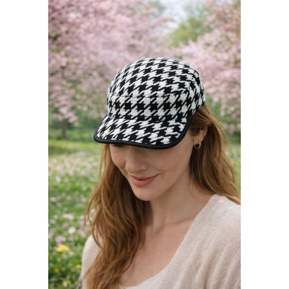 None Accessories - Classic Houndstooth Baker Boy Cap - Black & White